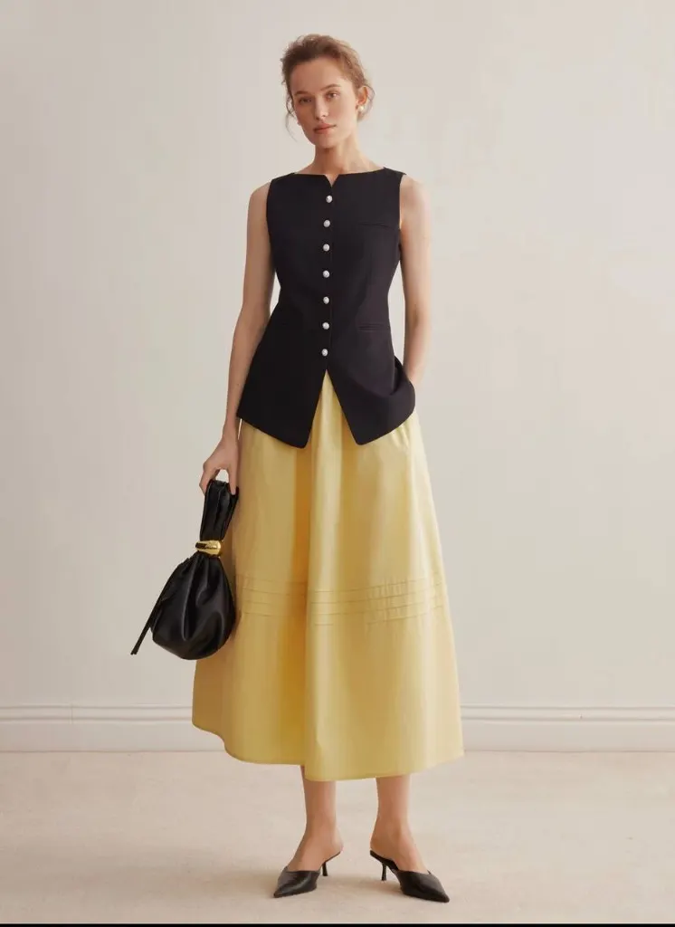 Capucine Black Onyx в образе