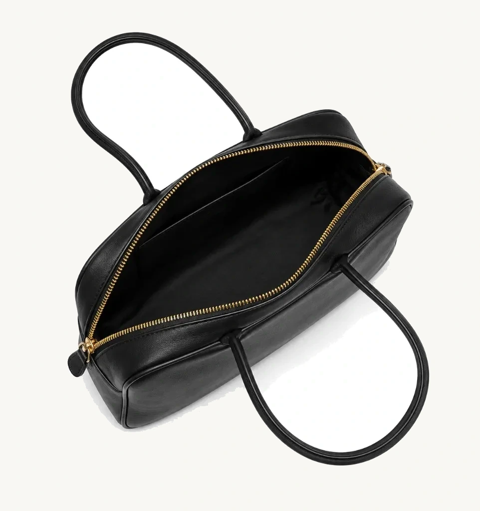 Adele Jet Black внутри