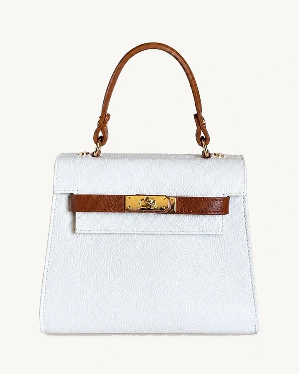 Margot White — vedere frontală