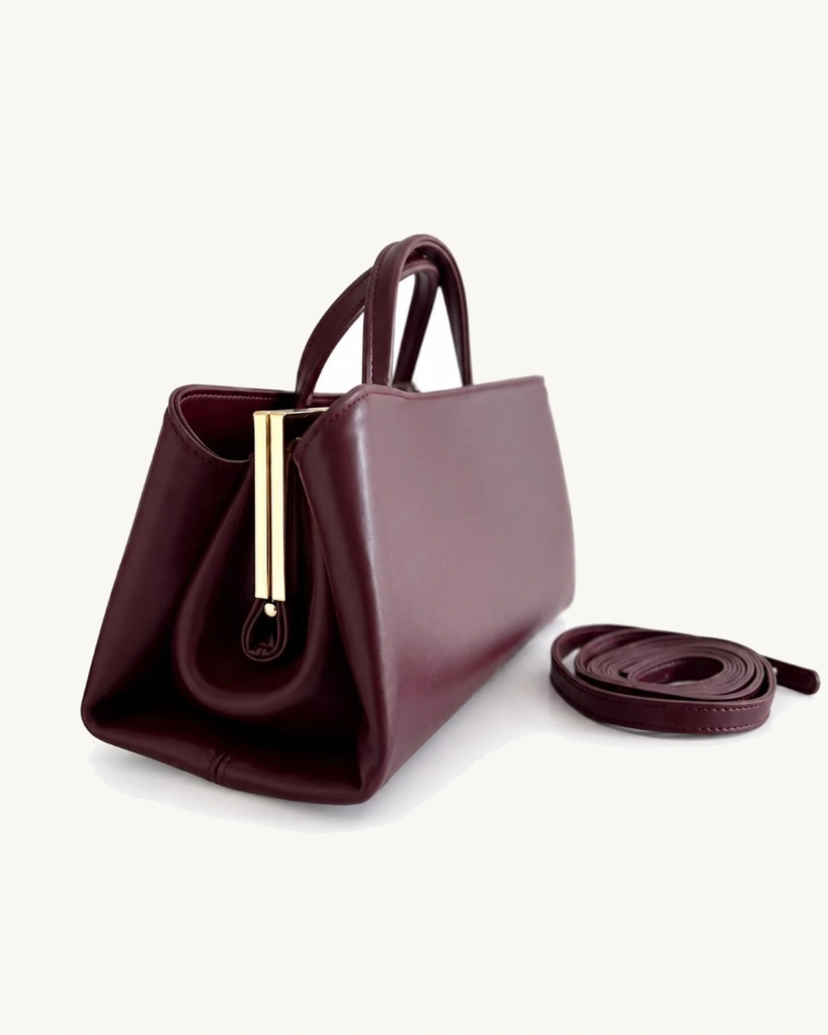 Paulette Burgundy — vedere laterală