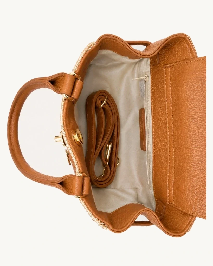 Pernelle Camel — interior