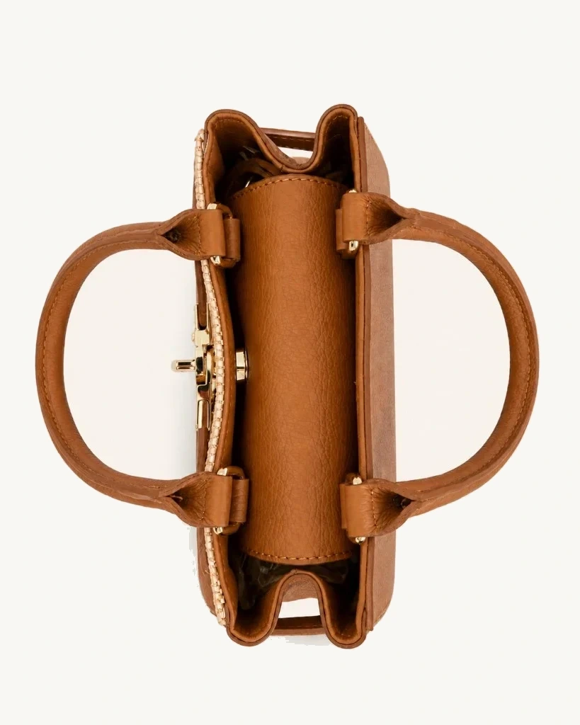 Pernelle Camel — сверху